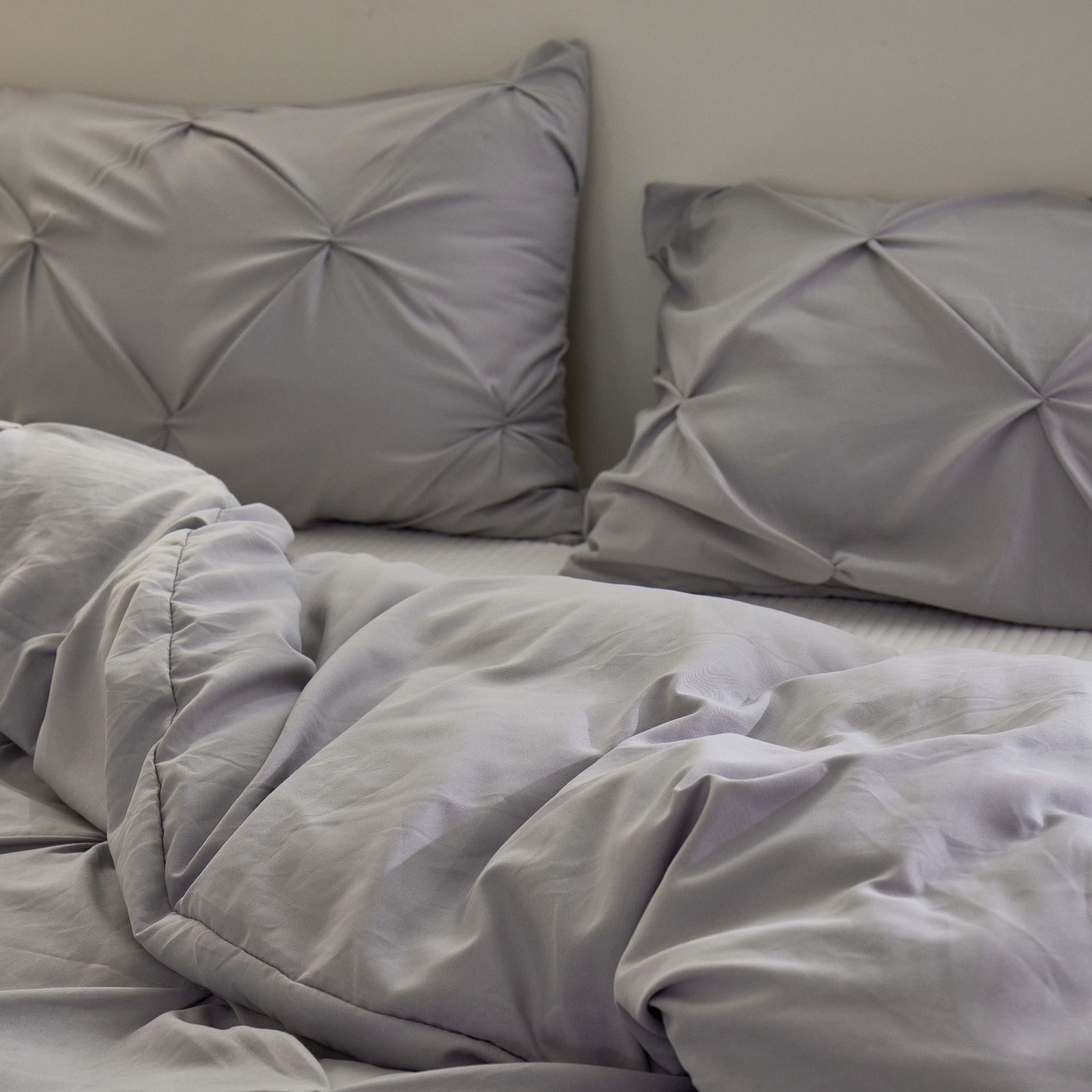 Pintuck 3-piece Bedding Set