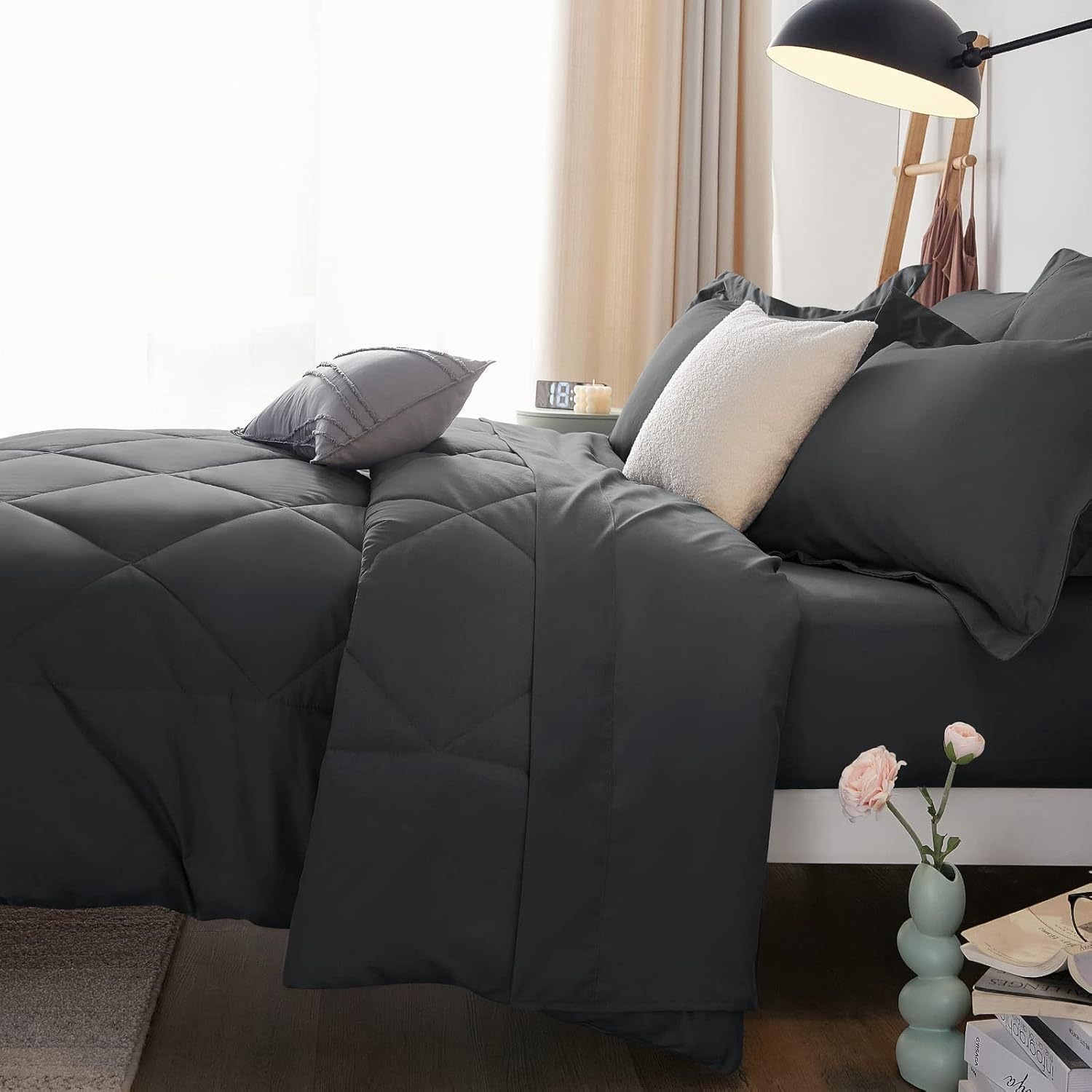 Diamond Pattern Quilt Cover Three-Piece Set